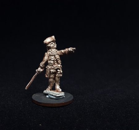 Officer with sword pointing | Venture Miniatures